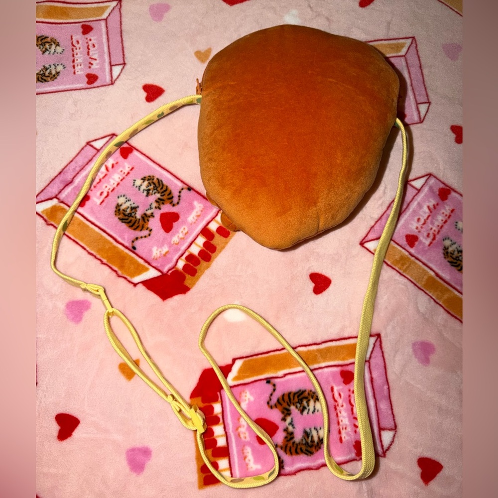 Tokyo Disney Resort Chip & Dale Acorn Plush Shoulder Bag 2023 Adjustable Strap - Picture 3 of 4